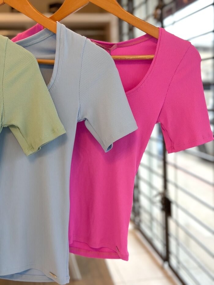 Blusa Decote Aberto Eliana - Imagem 2